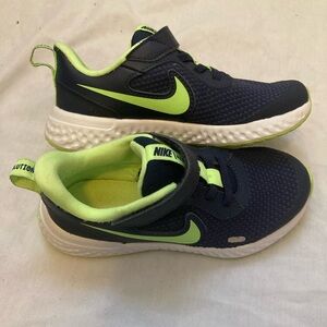 Toddler Nike Revolution Sneakers, Green, Size 12C